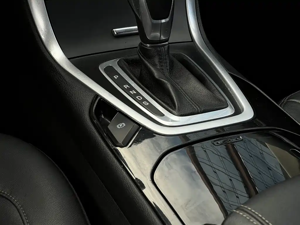 Ford Edge — миниатюра 9