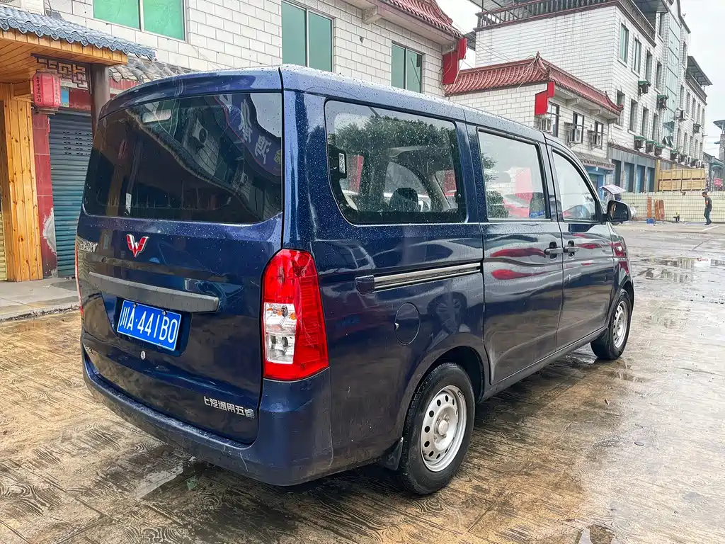 Wuling Rongguang V — миниатюра 4