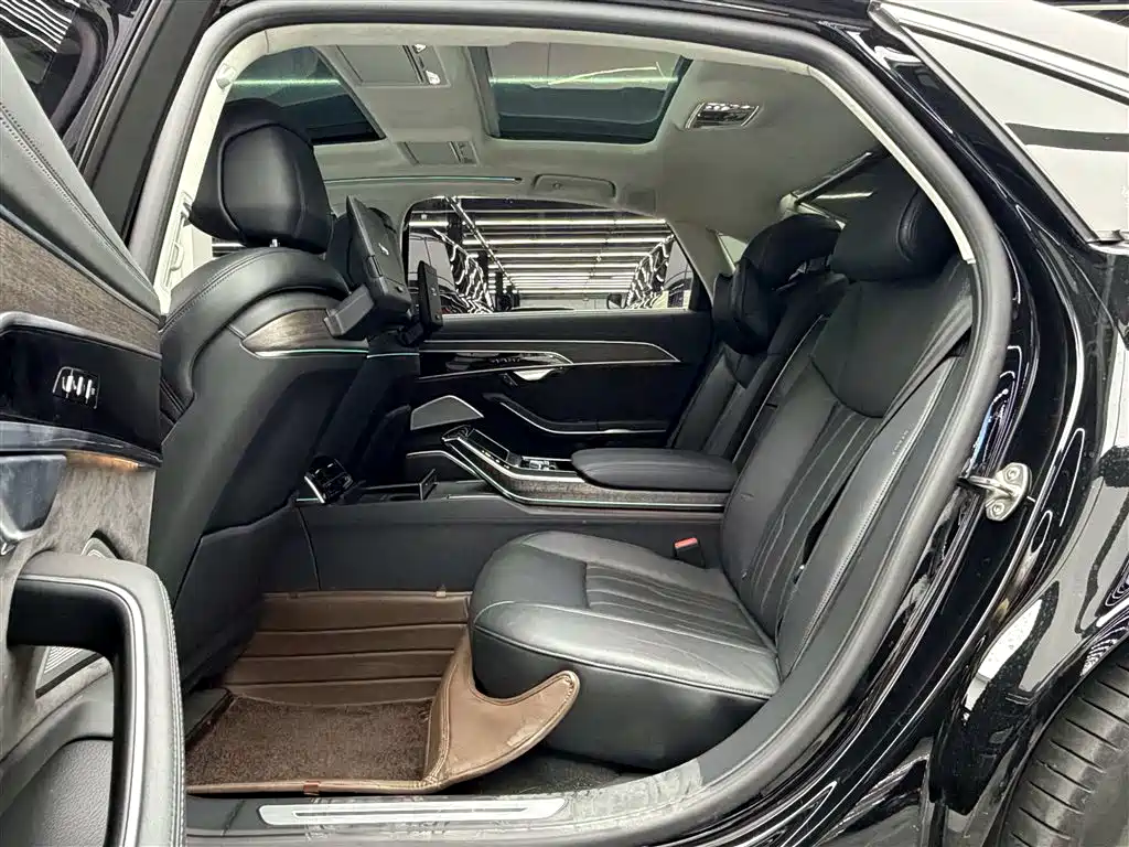 Audi A8 — миниатюра 9