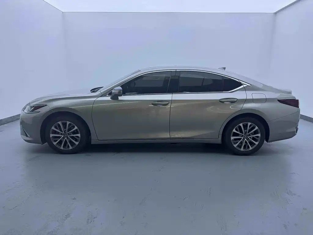 Lexus ES — миниатюра 13