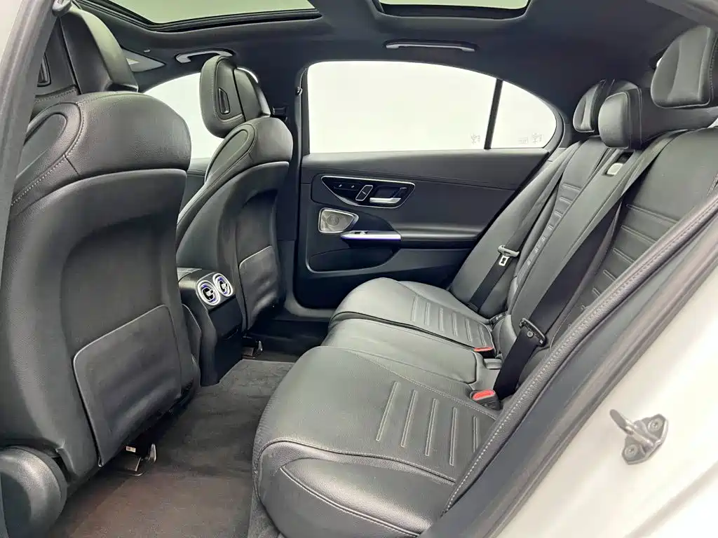Mercedes-Benz C-Class — миниатюра 14
