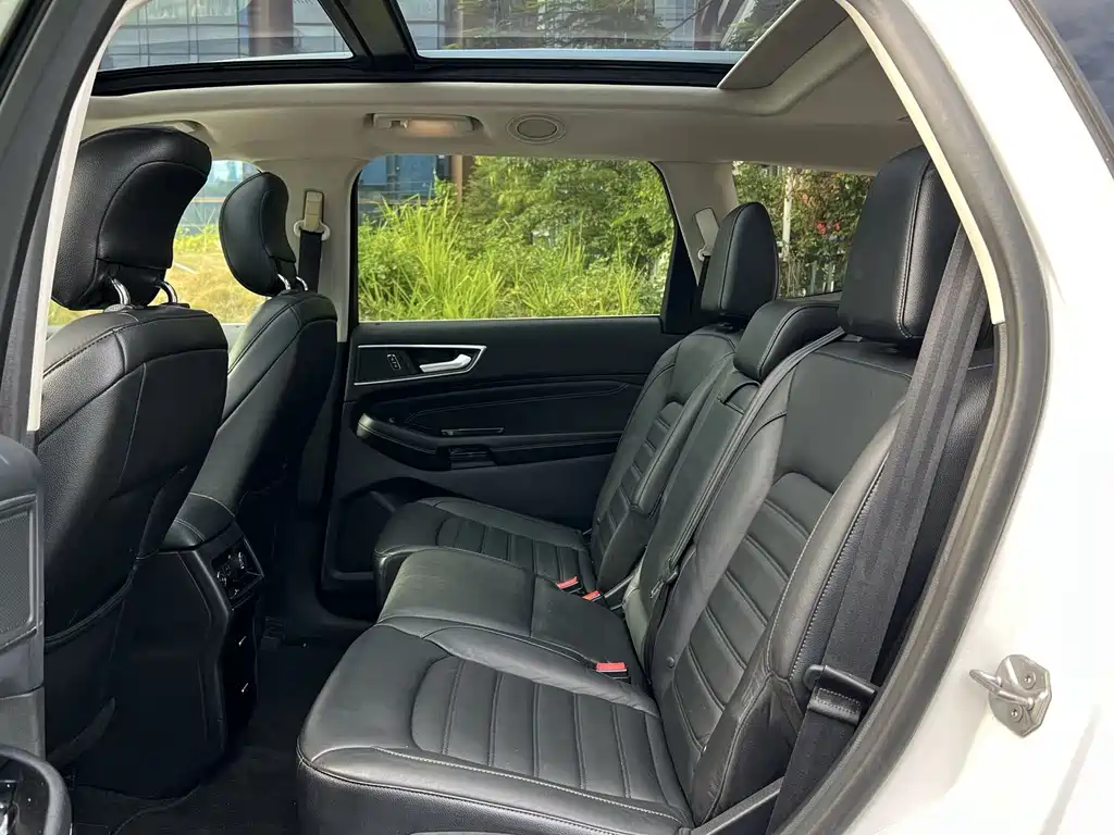 Ford Edge — миниатюра 17