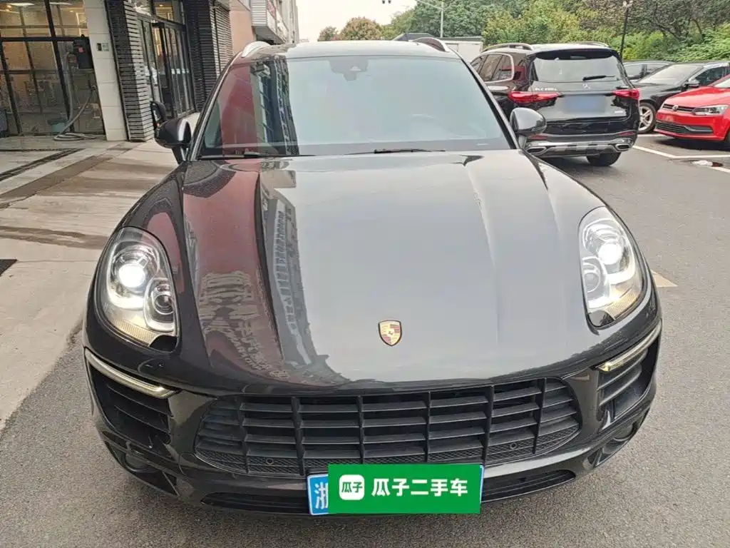 Porsche Macan — миниатюра 3