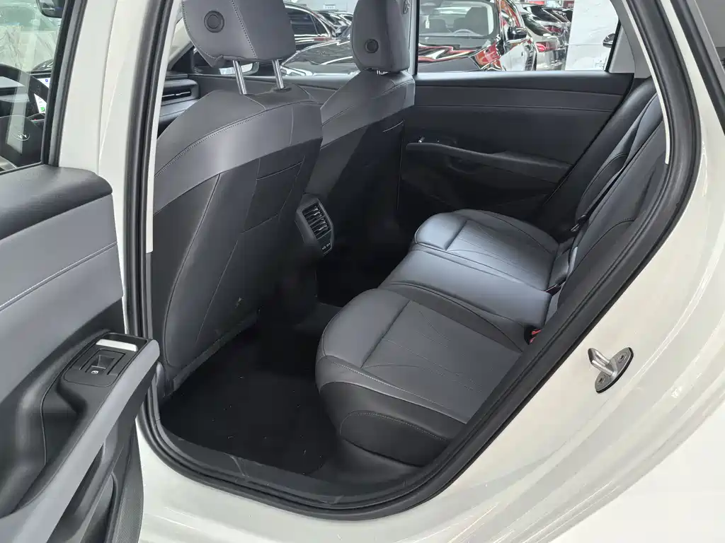 Volkswagen Lavida 2026 Pro 300TSI