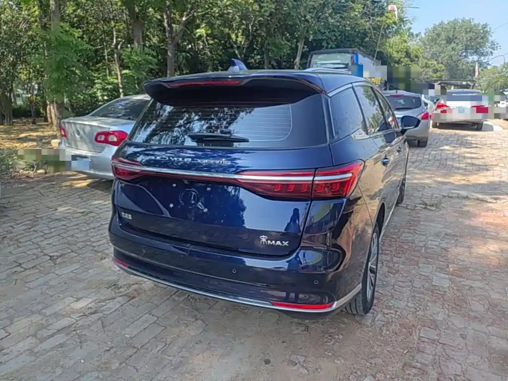 BYD MAX — миниатюра 7