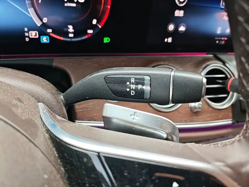Mercedes-Benz E-Class — миниатюра 14