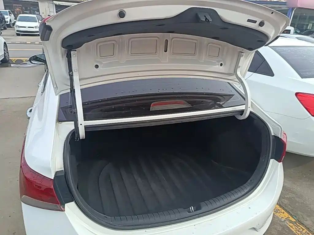 Hyundai Verna — миниатюра 19
