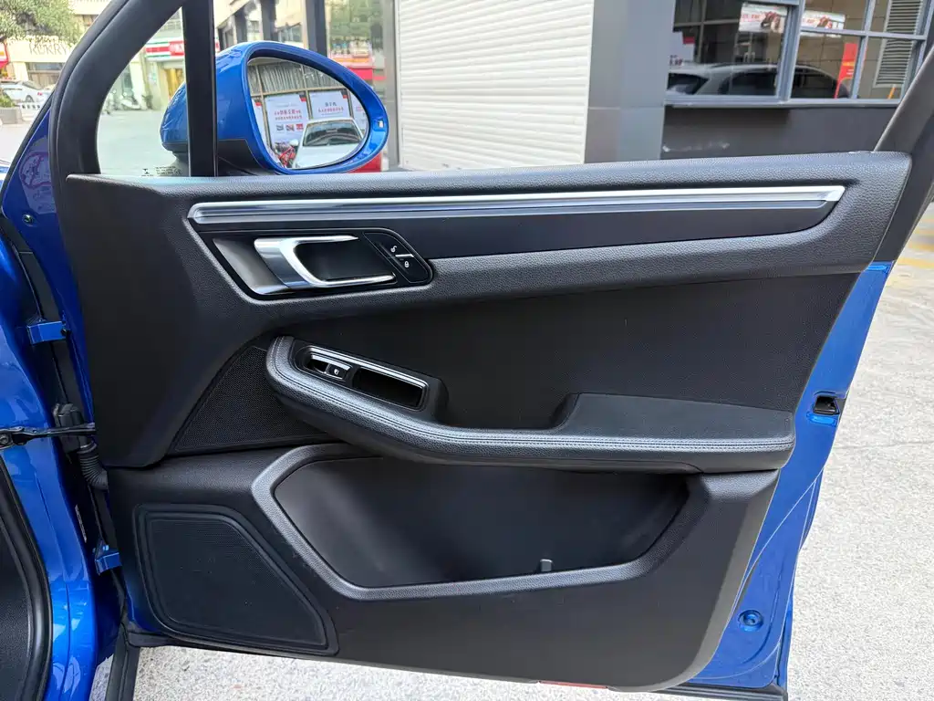 Porsche Macan — миниатюра 23