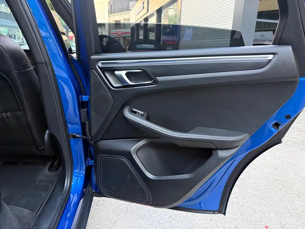 Porsche Macan — миниатюра 25