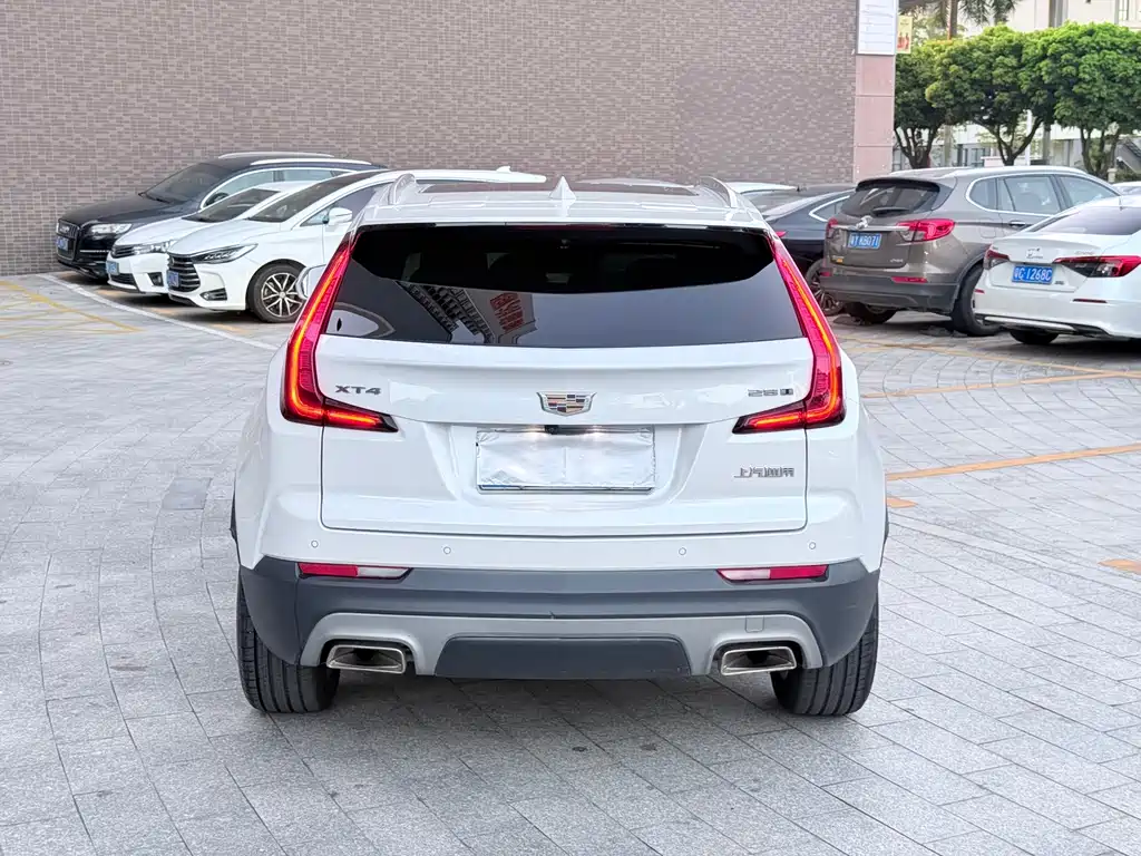 Cadillac XT4 — миниатюра 8