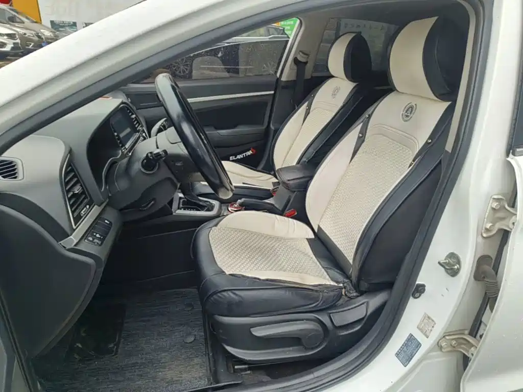 Hyundai Elantra — миниатюра 15