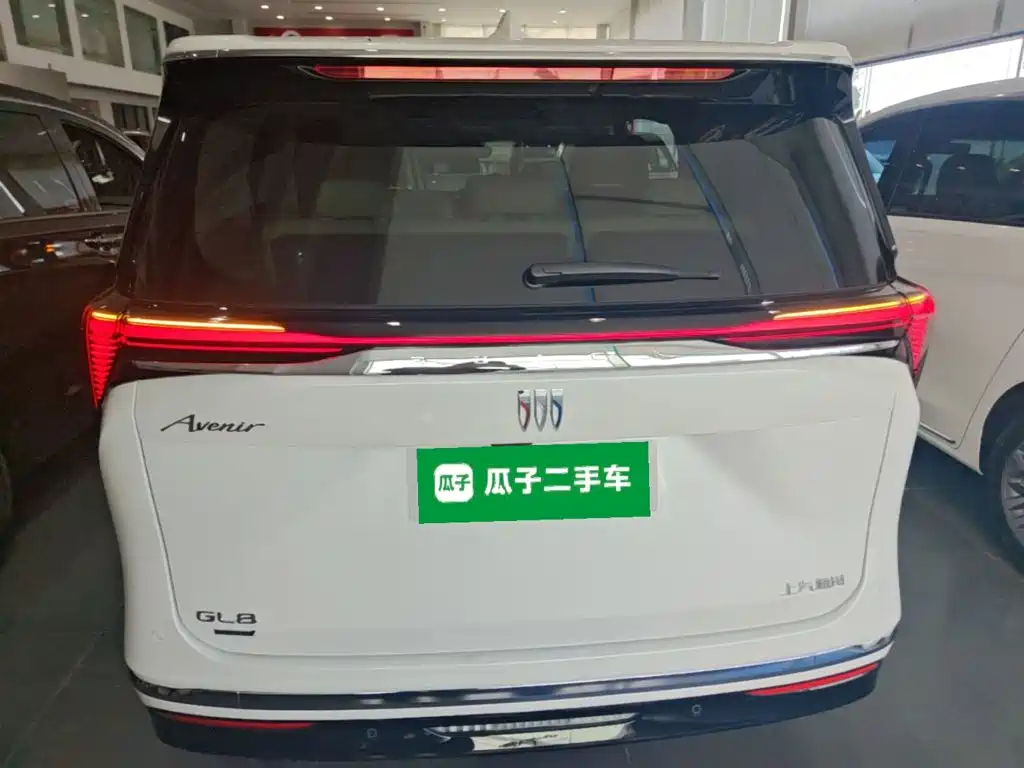 Buick GL8 Hybrid — миниатюра 6