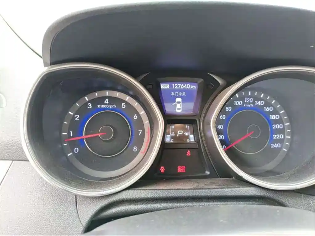 Hyundai Elantra Langdong — миниатюра 10
