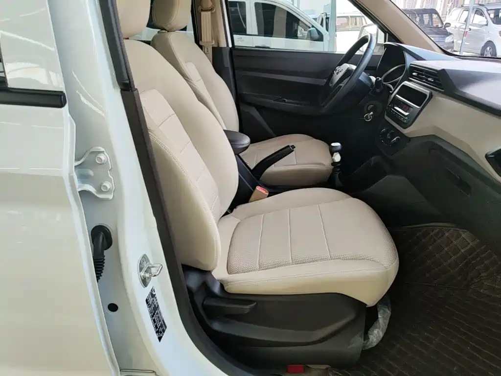 Wuling Hongguang — миниатюра 25