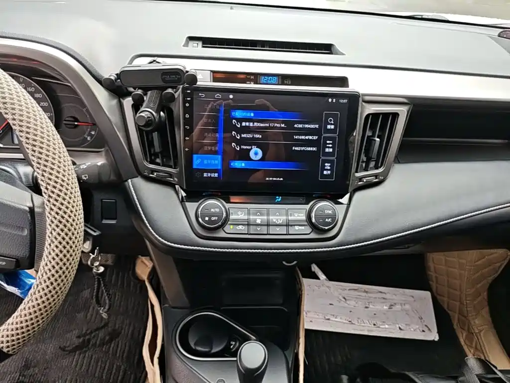 Toyota RAV4 — миниатюра 13