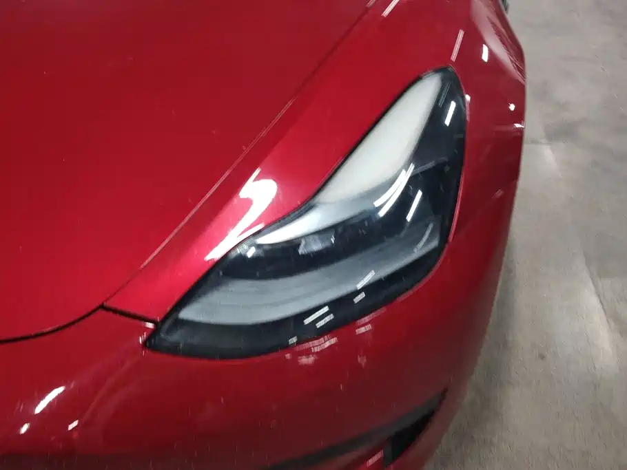 Tesla Model 3 — миниатюра 5