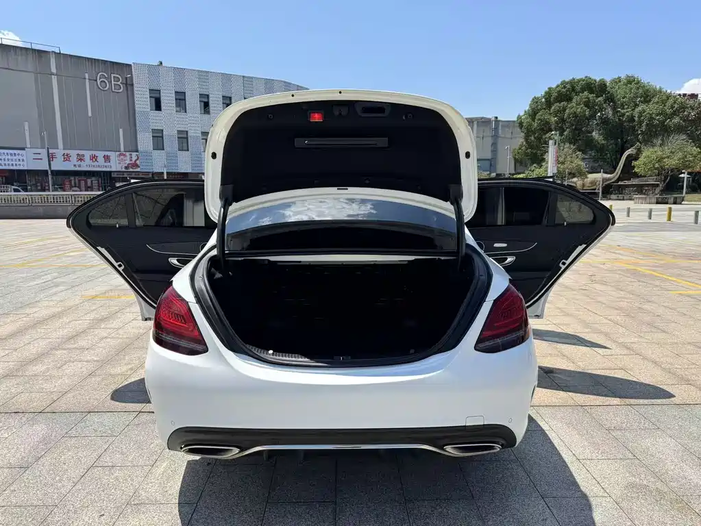 Mercedes-Benz C-Class — миниатюра 18