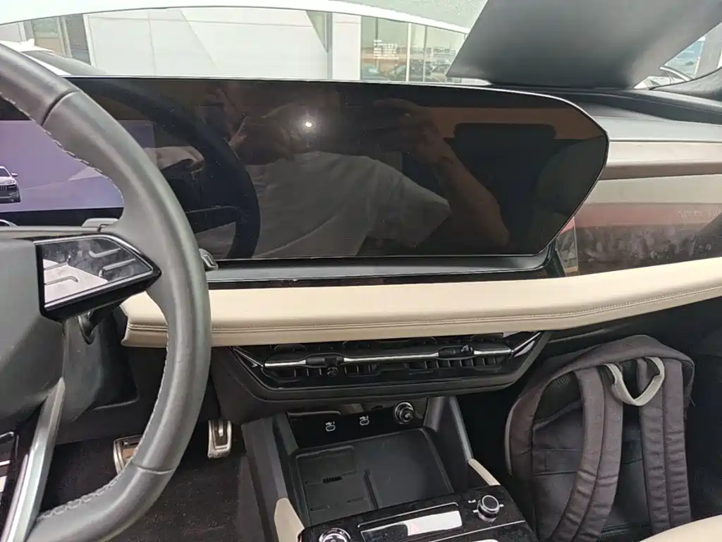 Audi Q6L e-tron — миниатюра 13