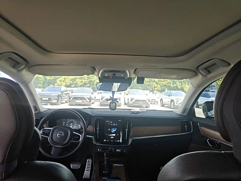 Volvo S90 — миниатюра 23