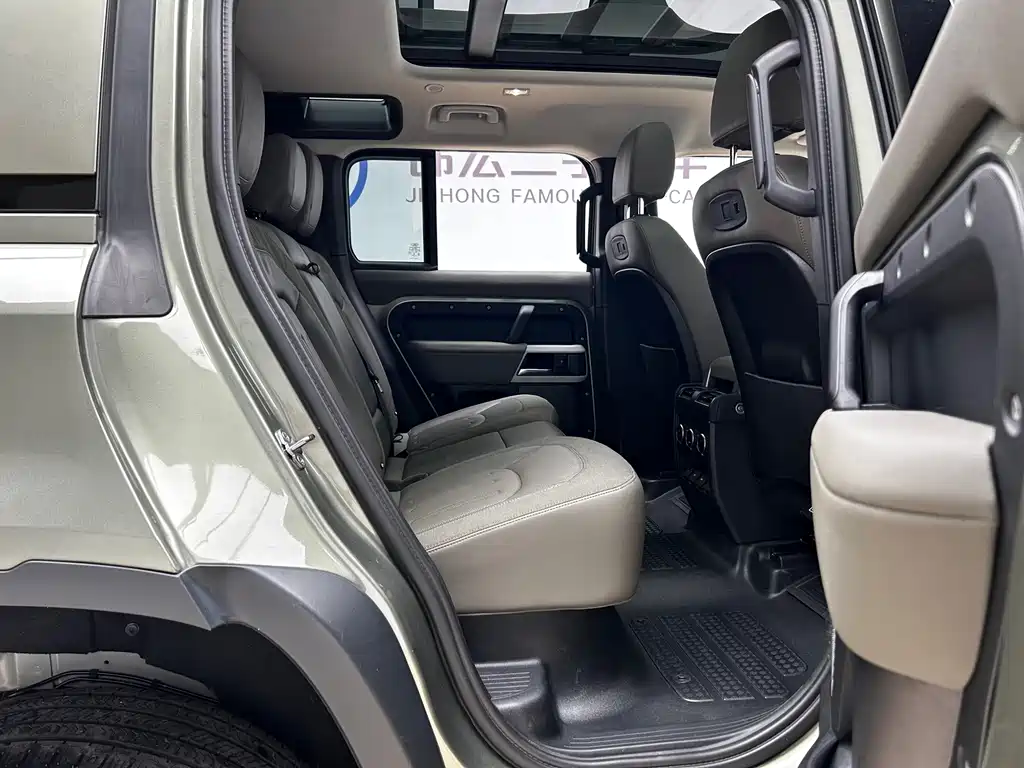 Land Rover Defender — миниатюра 19