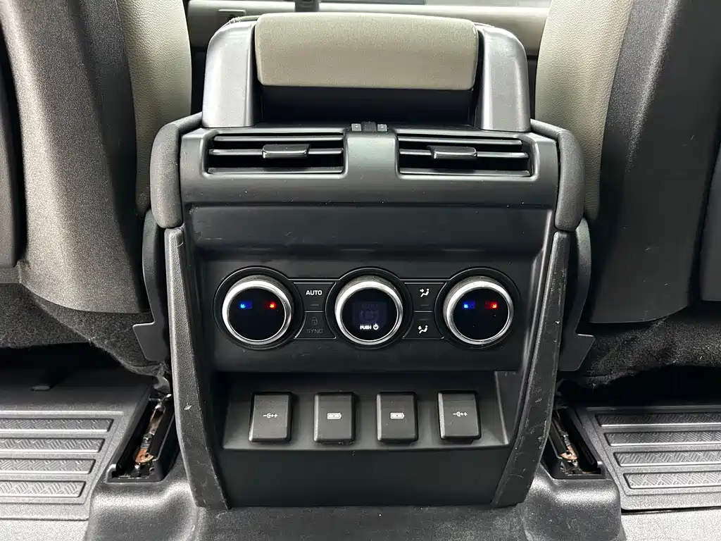 Land Rover Defender — миниатюра 16