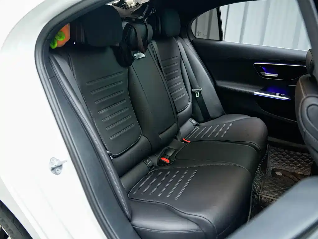 Mercedes-Benz C-Class — миниатюра 8