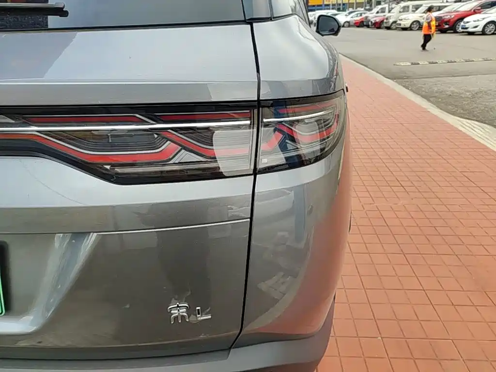 BYD L DM-i — миниатюра 8