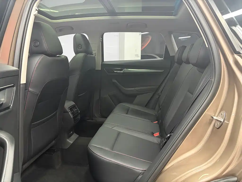 Skoda Karoq — миниатюра 15