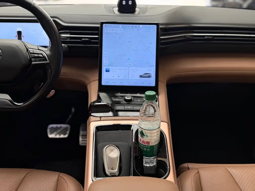 NIO ES8 — миниатюра 9