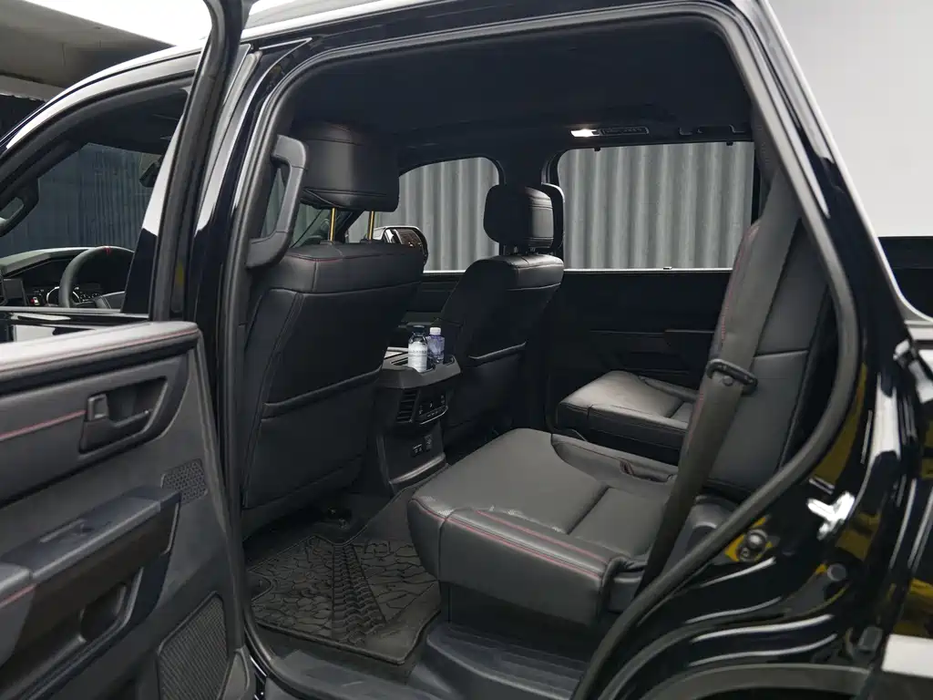 Toyota Sequoia — миниатюра 20
