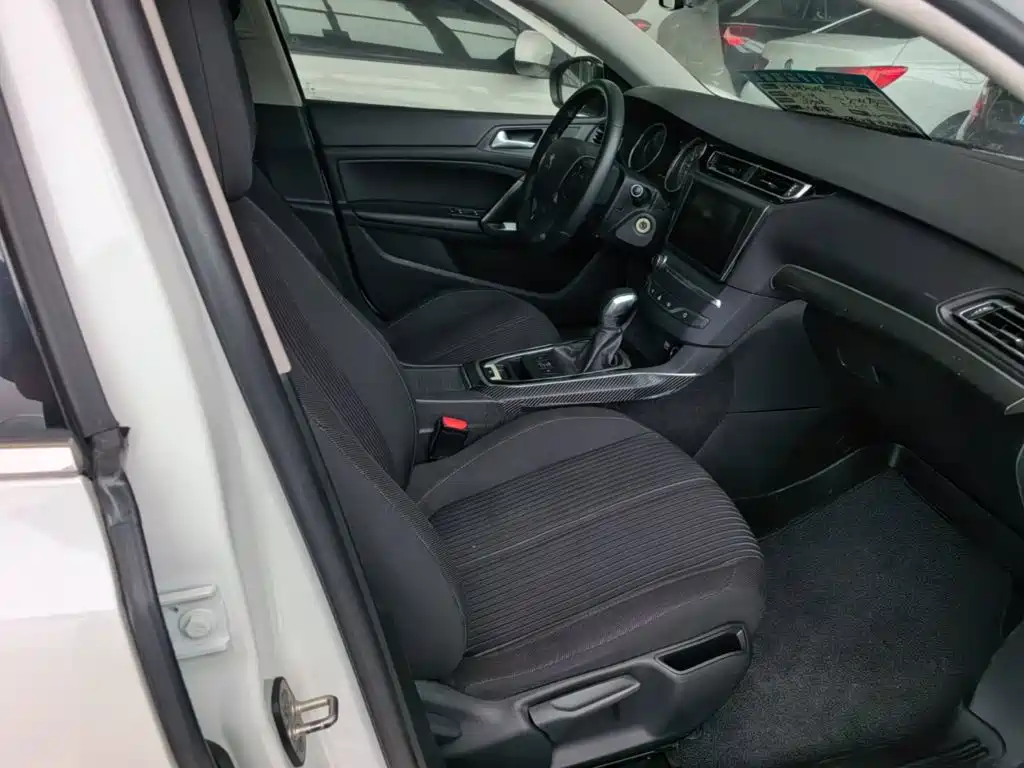 Peugeot 408 — миниатюра 25