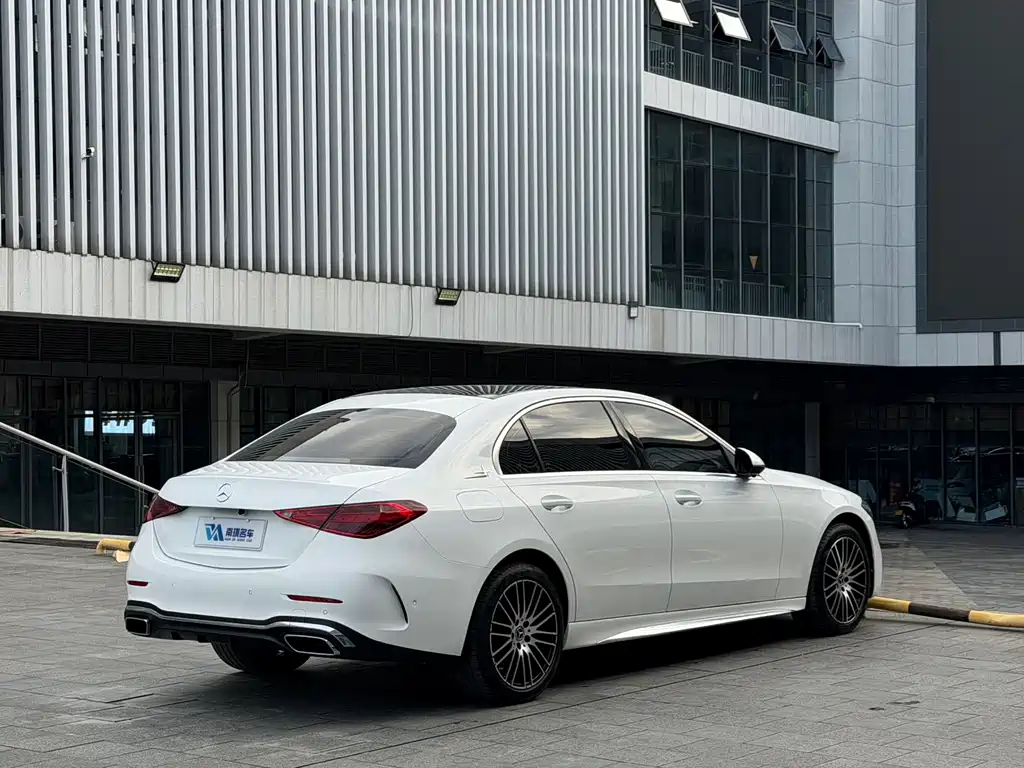 Mercedes-Benz C-Class — миниатюра 6