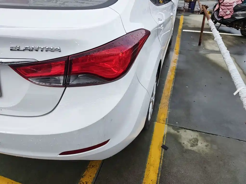Hyundai Elantra Langdong — миниатюра 8