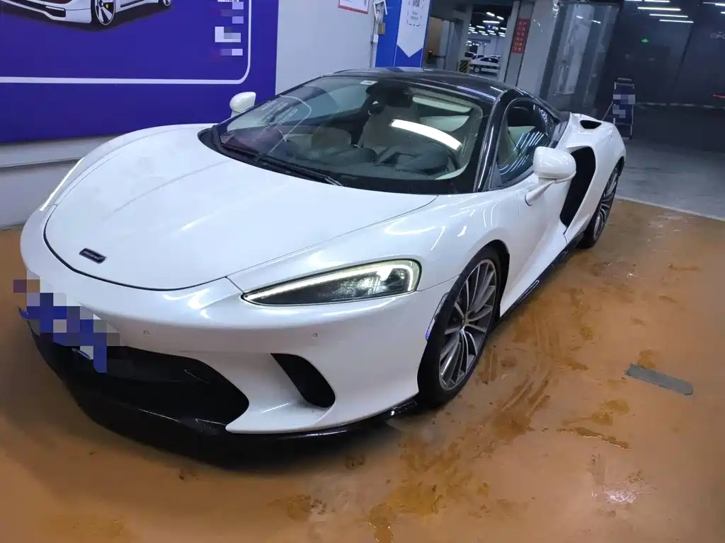 McLaren GT