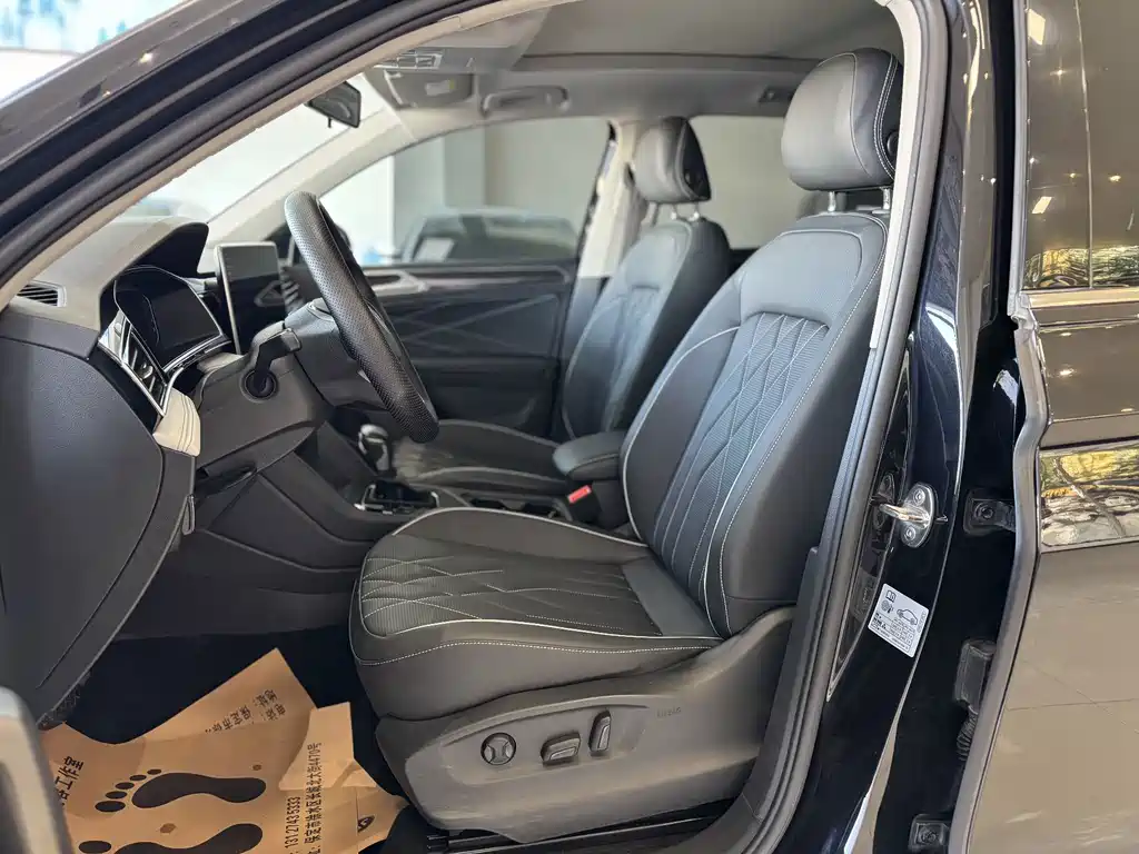 Volkswagen Tiguan L — миниатюра 8