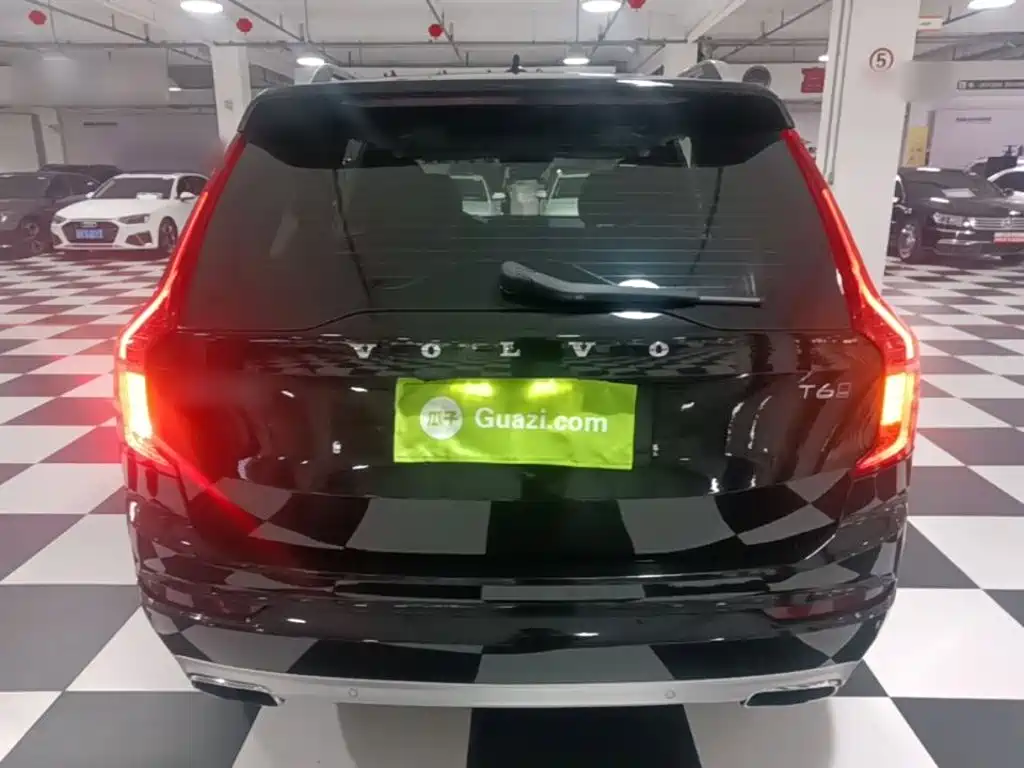 Volvo XC90 2017 T6 5 мест