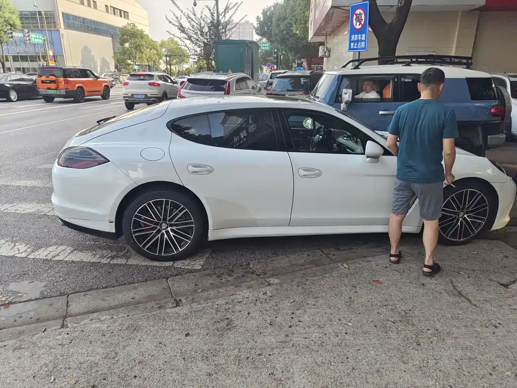 Porsche Panamera — миниатюра 7