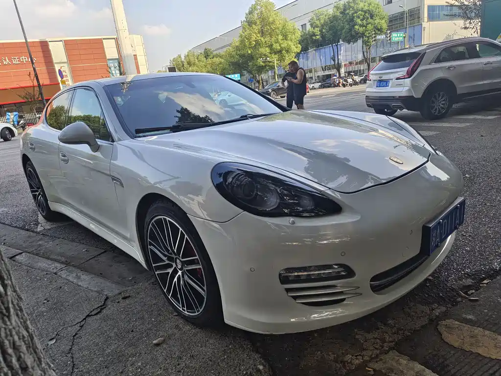 Porsche Panamera — миниатюра 3