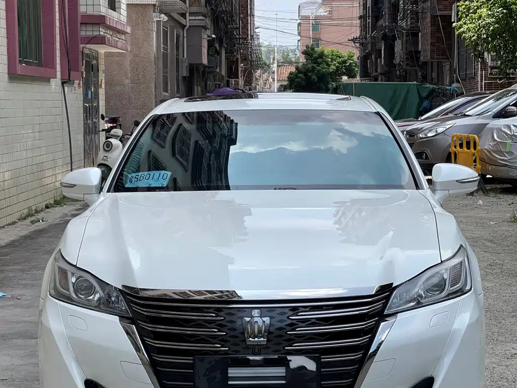 Toyota Crown — миниатюра 2