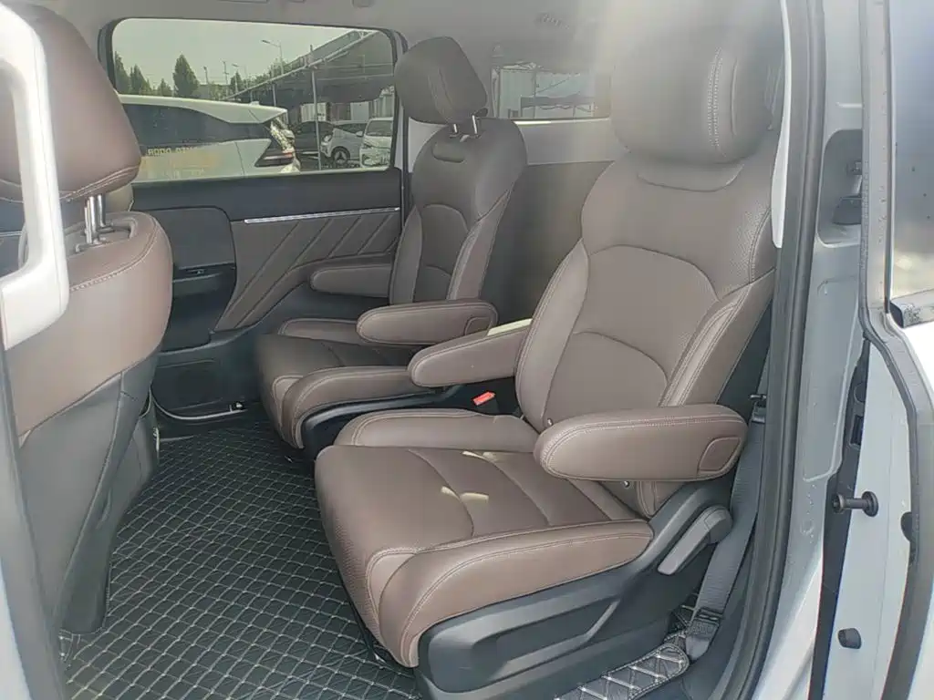 Wuling Xingguang 730 New Energy — миниатюра 17