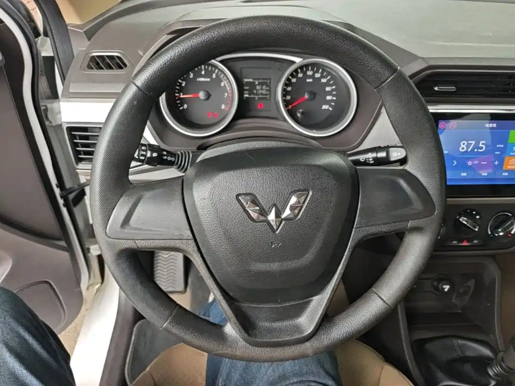 Wuling Hongguang — миниатюра 11