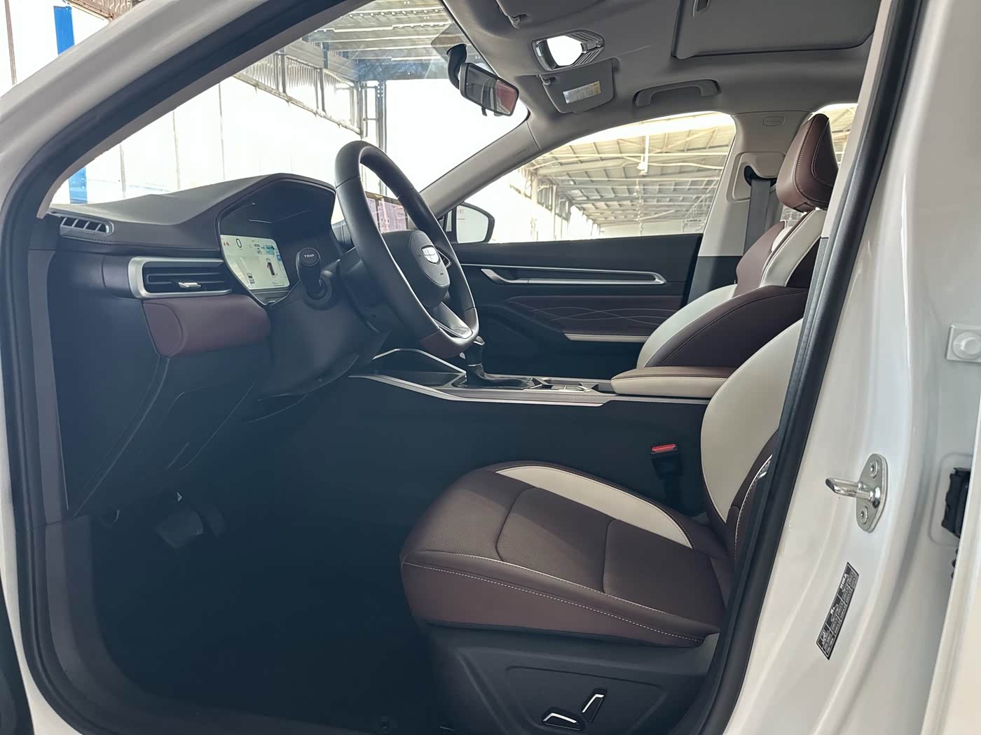 Geely Emgrand 1.5 л 2025 г. Белый, пробег 900 км