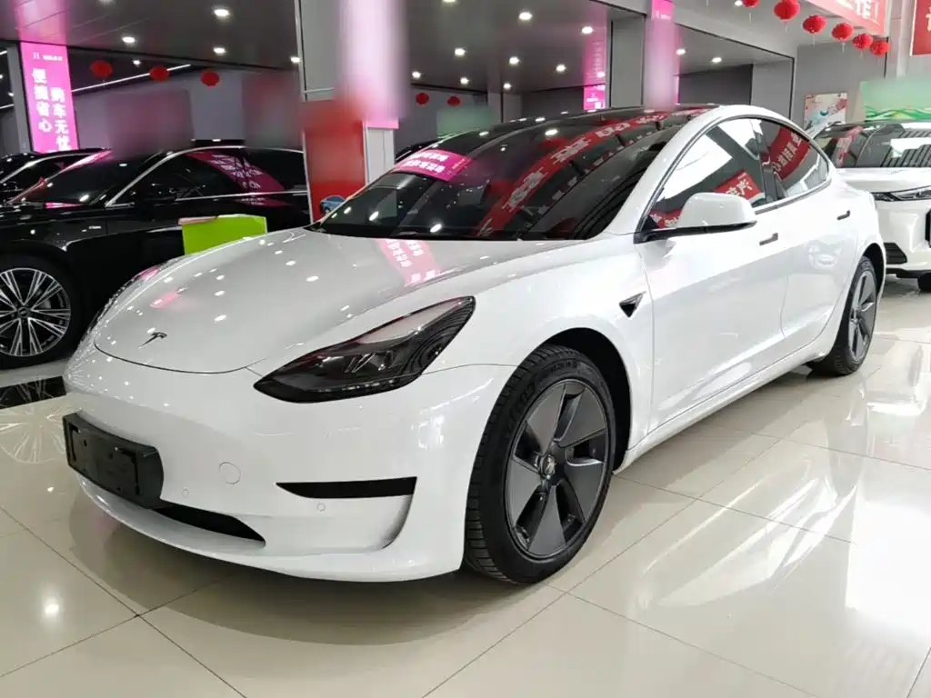 Tesla Model 3 — миниатюра 2