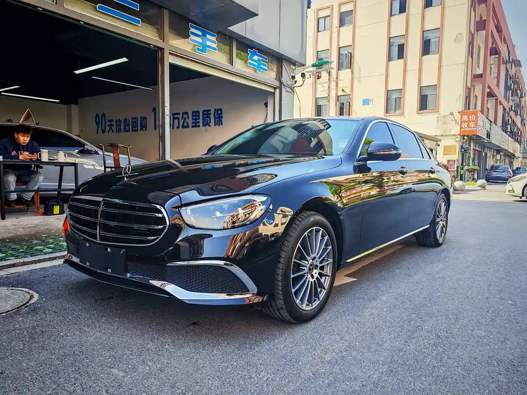 Mercedes-Benz E-Class 2022