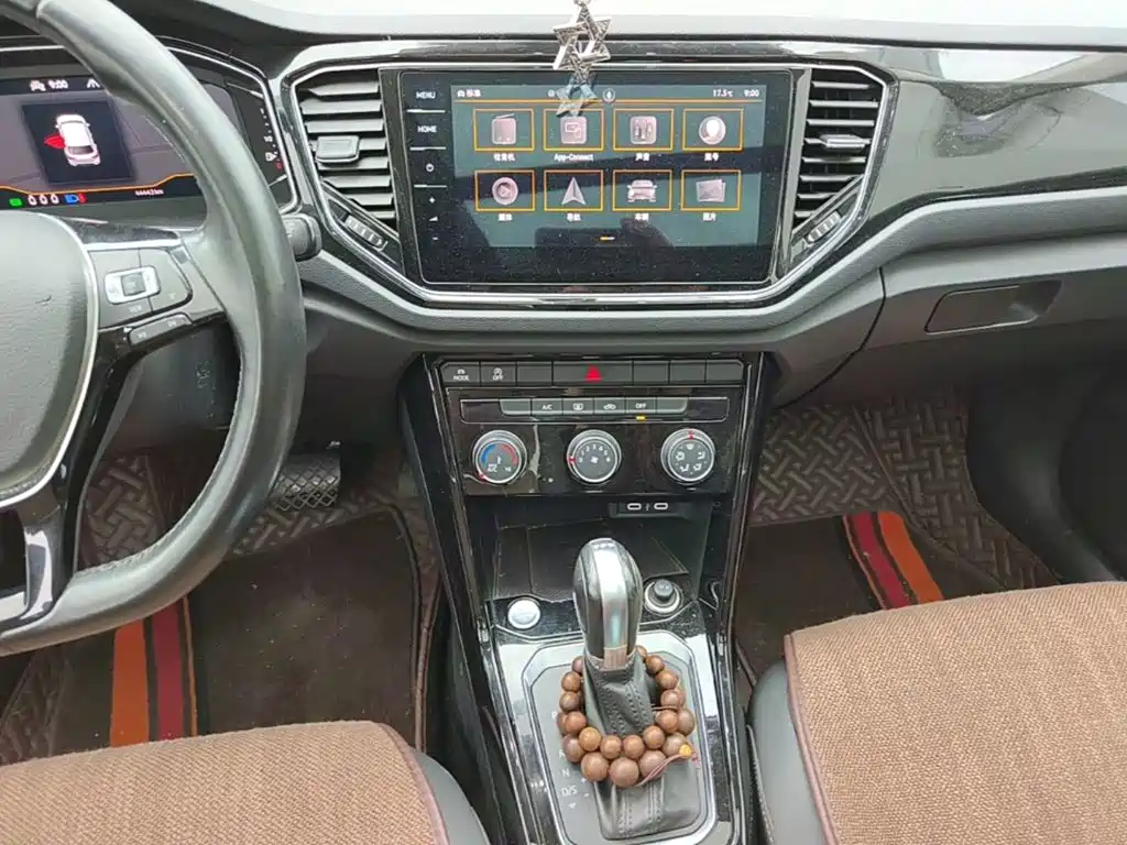 Volkswagen T-Roc — миниатюра 13