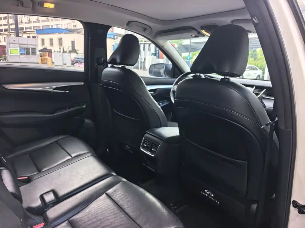 Infiniti QX50 — миниатюра 10