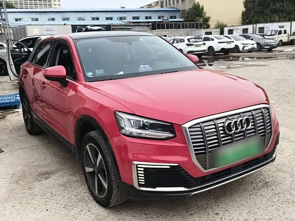 Audi Q2L e-tron — миниатюра 4