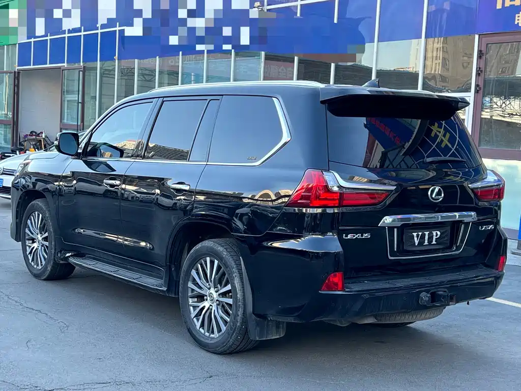 Lexus LX — миниатюра 7