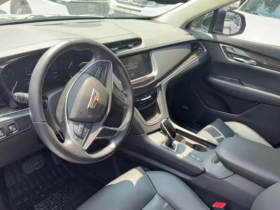 Cadillac XT5 — миниатюра 4