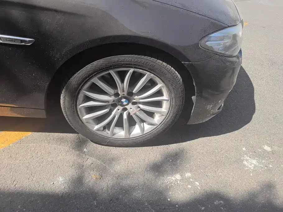 BMW 5 Series — миниатюра 6